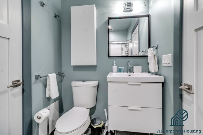 Building Photo - Furnished 2-Bedroom, 2-Bath Apartment near the Medical Campus
