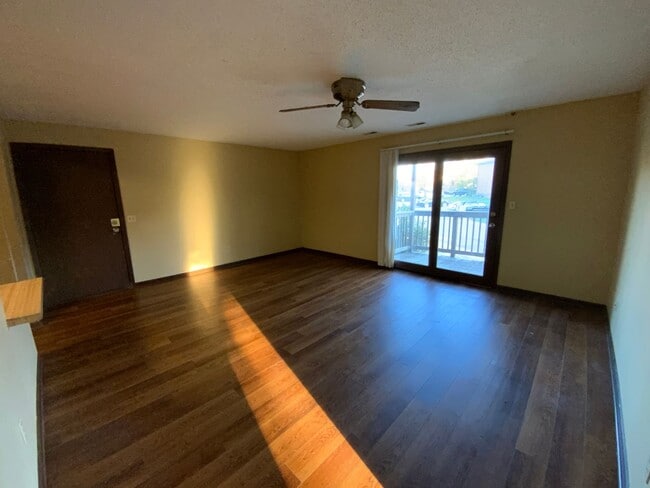 Foto del edificio - 503 Columbia Dr