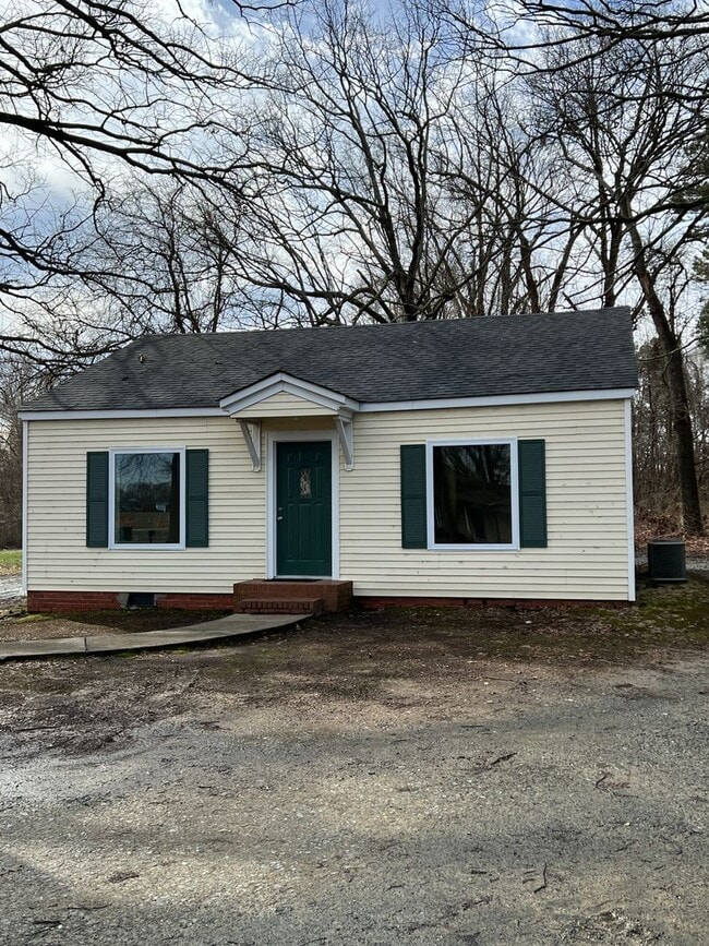 Building Photo - 1819 N Charlotte Ave