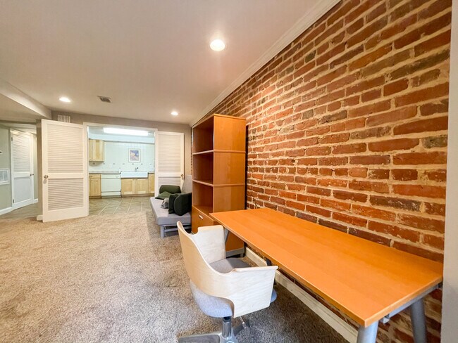 Foto del edificio - 2724 Ontario Rd NW