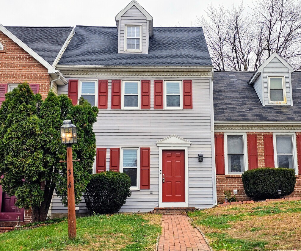 Foto principal - 396 Cardinal Rd