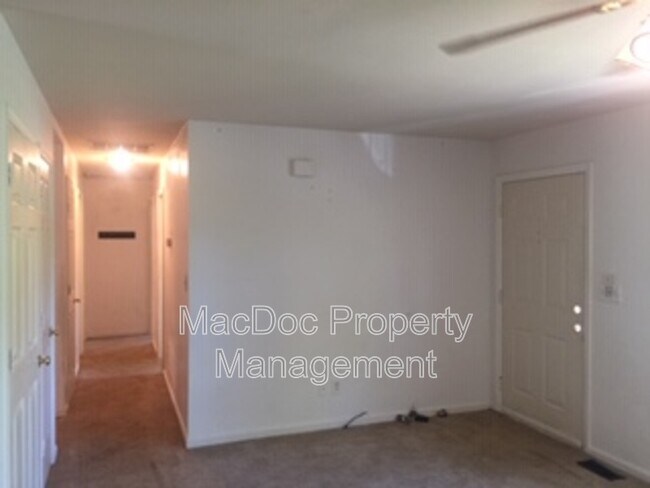 Building Photo - 11304 Maplewood Dr