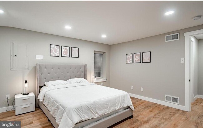 Foto del edificio - 221 W 6th St