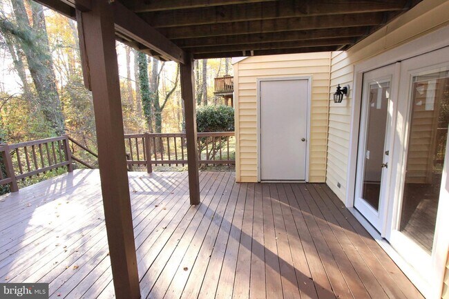 Building Photo - 21365 Carmen Woods Dr