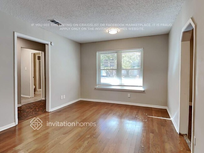 Foto del edificio - 3325 Hummingbird Ln