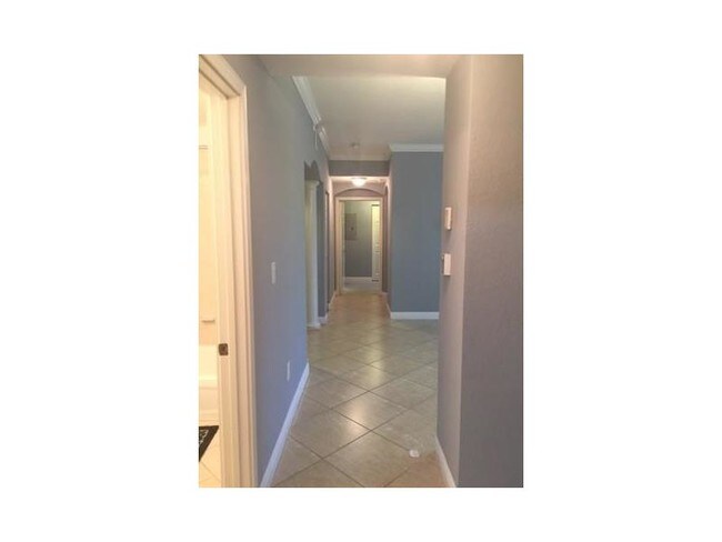 Building Photo - 9021 SW 94th Ave