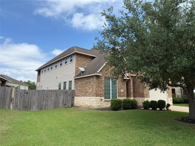 Building Photo - 23626 Starbridge Lake Ln