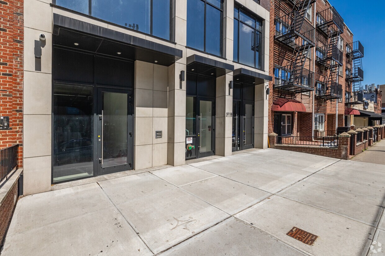 Building Photo - 31-18 31st St