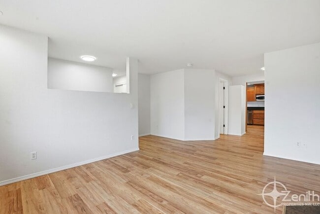 Foto del edificio - 13801 NE 40th St