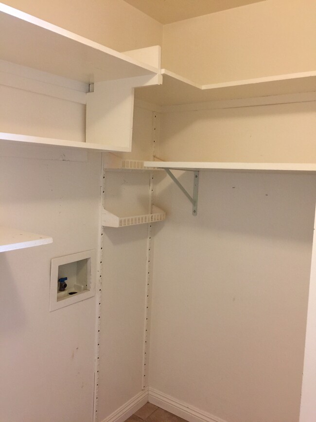 Laundry Room - 1712 E Broadway