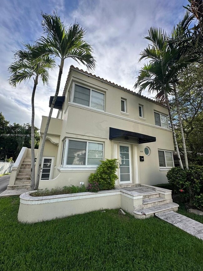 Building Photo - 3235 S Le Jeune Rd