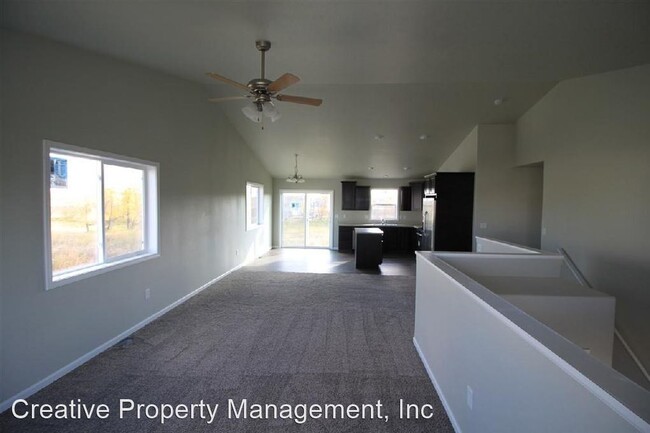 Building Photo - 5 br, 3 bath House - 608 Klein Ave