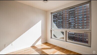 Building Photo - 25 Montrose Ave
