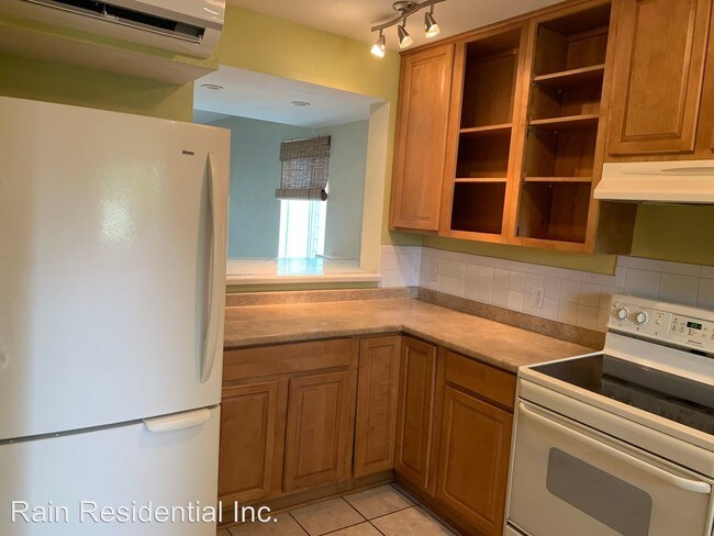 Building Photo - 155 Markham Dr