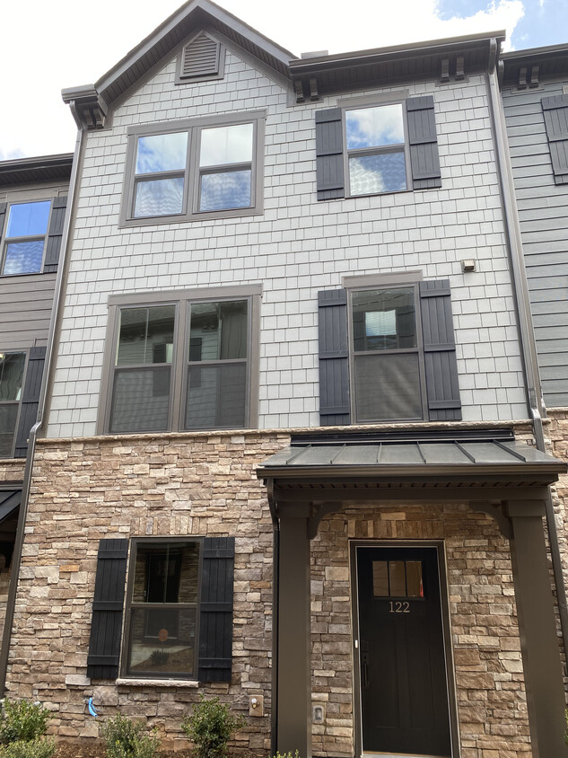 Primary Photo - 122 Rollins Ave