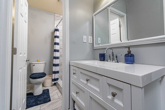 Building Photo - 5309 Lynbrook Landing