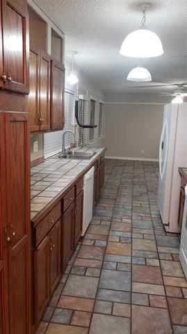 Building Photo - 2714 Ashglen Dr