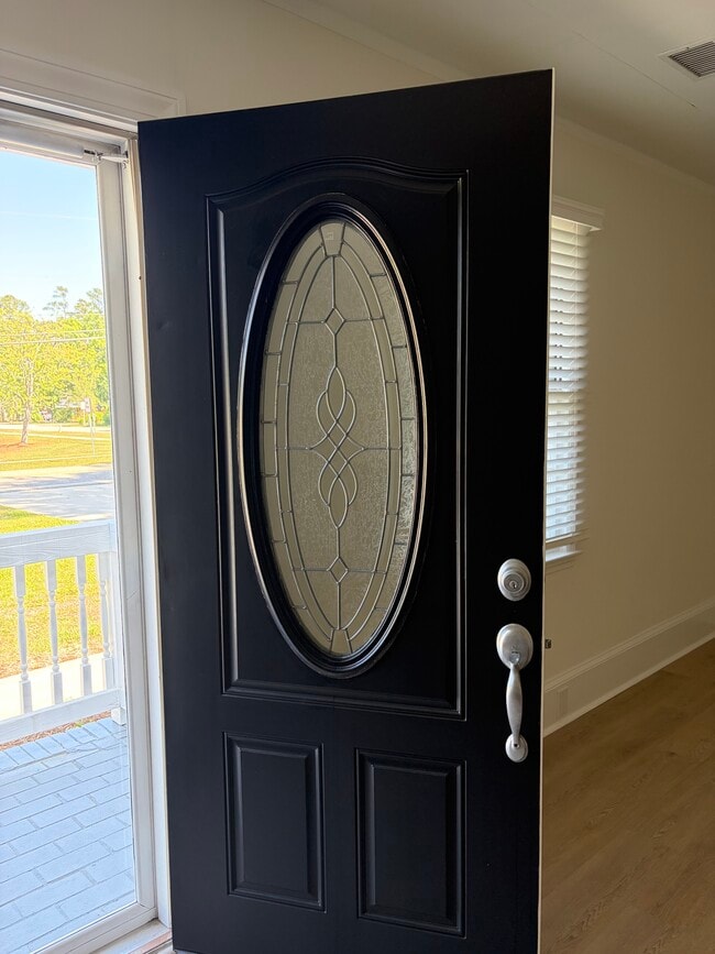 Building Photo - 305 12th Ave