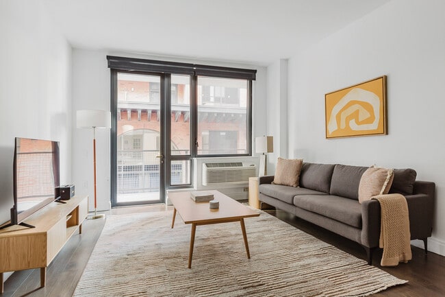 Building Photo - 148 1st St