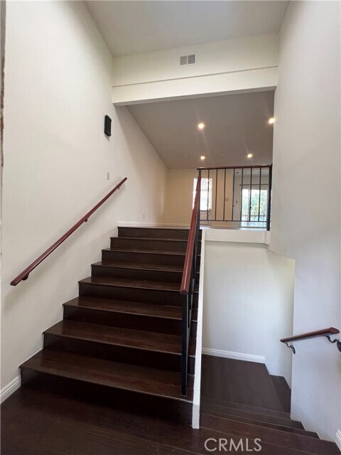Building Photo - 841 W Duarte Rd