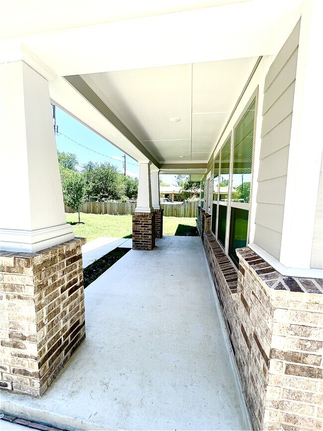 Foto del edificio - 218 Coopwood Ave