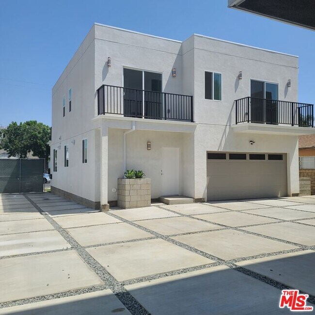 Foto del edificio - 13824 Bessemer St