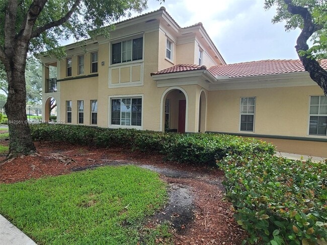 Building Photo - 2541 Centergate Dr