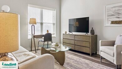 Building Photo - 335 W 9th St