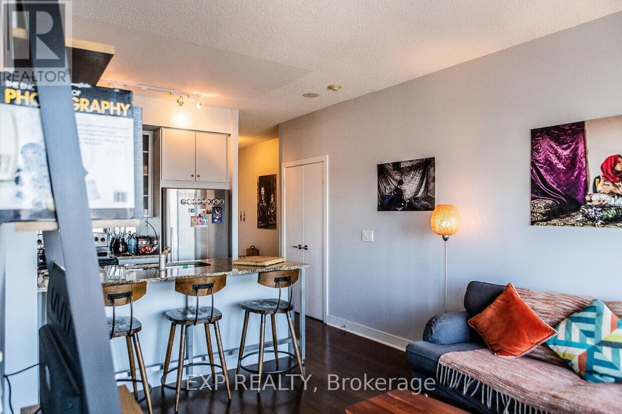 Photo principale - 438-1438 King St W