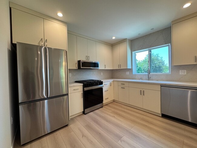 Photo - 18320 Ingomar St (Los Angeles, CA) Apartment