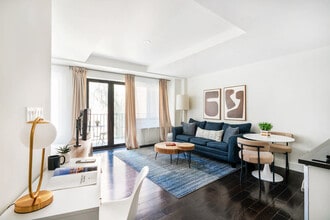 Building Photo - 809 9th Ave