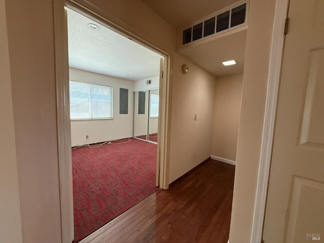 Building Photo - 666 Belvedere Dr