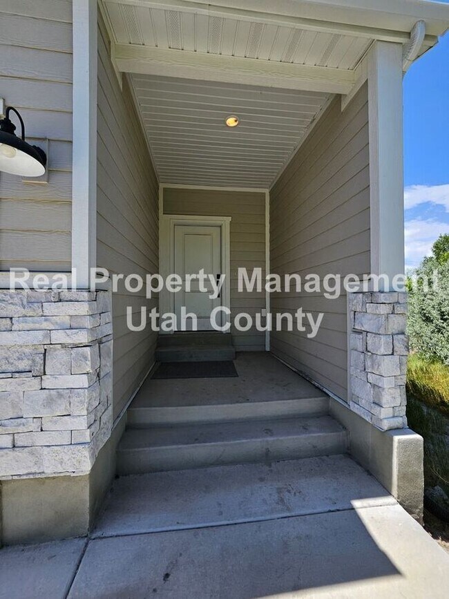 Building Photo - 986 E 1300 S