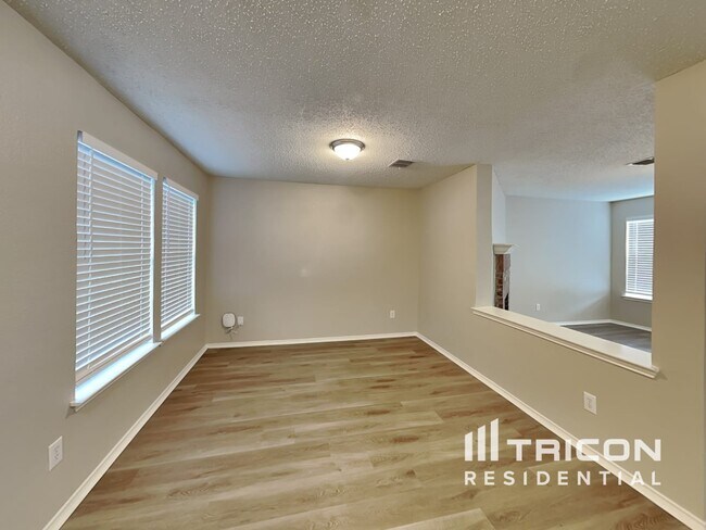 Building Photo - 2728 Monticello Ln