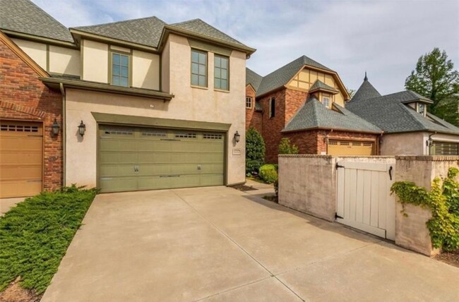 Building Photo - Maintenance Free Living-2736 Sq. Ft - Town...
