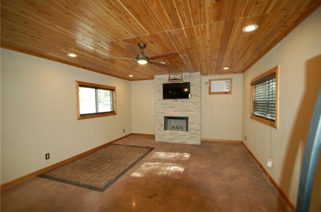 Foto del edificio - 575 Homesite Rd