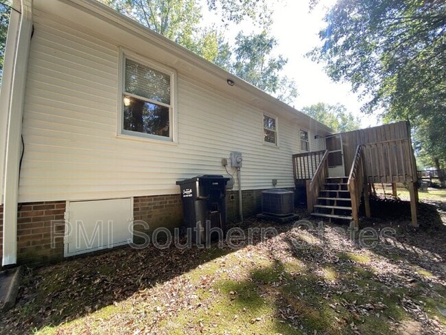 Building Photo - 215 Jonesville Rd