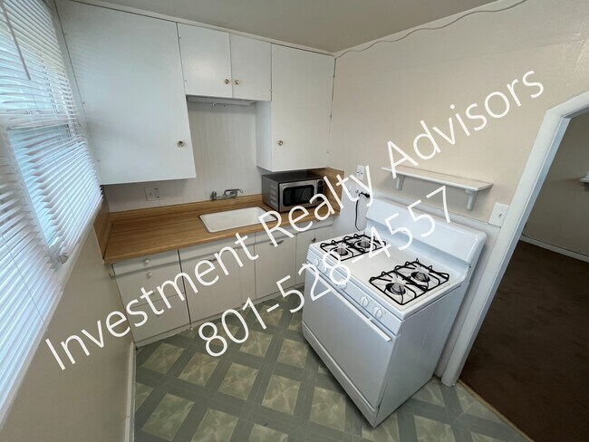Building Photo - 659 E 200 S