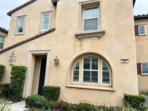Building Photo - 250 W Cork Tree Dr