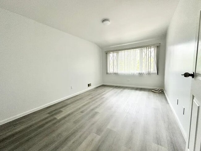 Foto del edificio - 73 Macon Ave