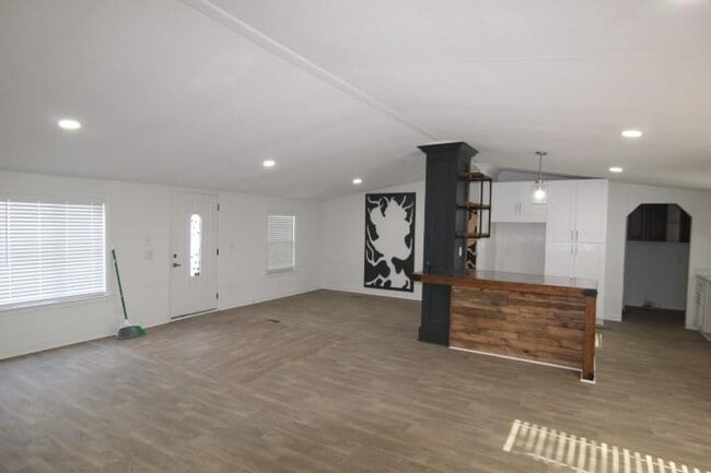 Foto del edificio - 2232 Dawson Forest Rd E