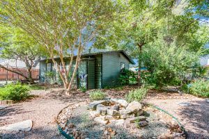 Foto principal - 2114 W Magnolia Ave