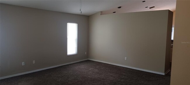 Building Photo - 6520 Summer Cove Dr