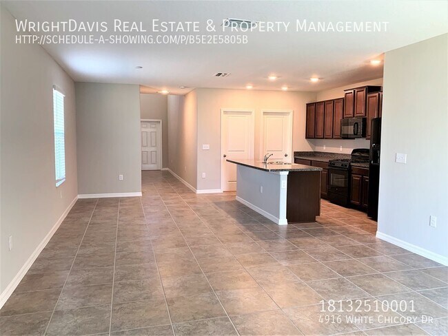 Building Photo - 5 Bed/2.5Bath In Lynwood Mannors