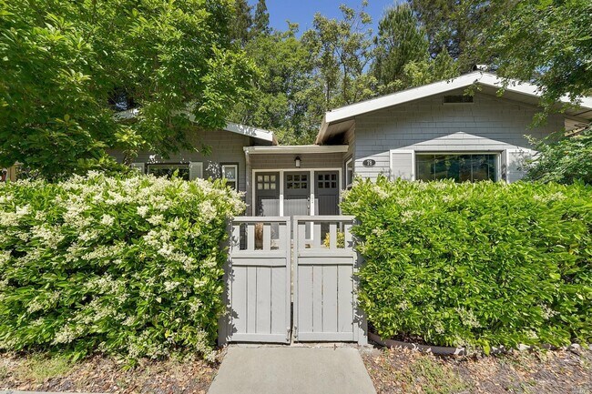 Foto del edificio - 78 Sir Francis Drake Blvd