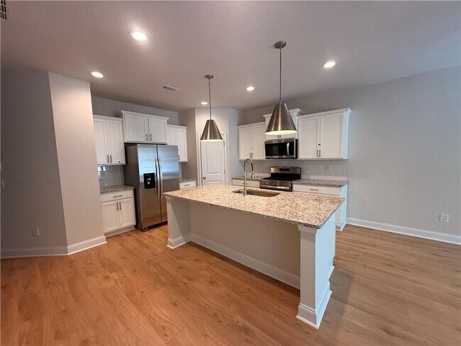Foto del edificio - 779 Woods Chapel Rd