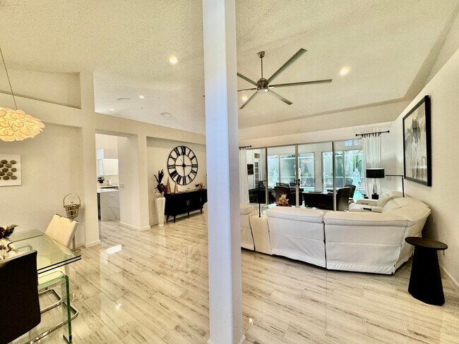 Building Photo - 8561 Lawson Cir