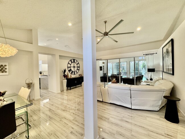 Foto del edificio - 8561 Lawson Cir