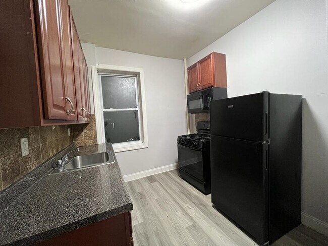Foto del edificio - 5008 Palisade Ave