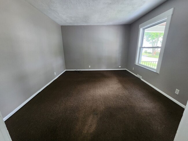 Building Photo - Three bedroom Single Family Home!